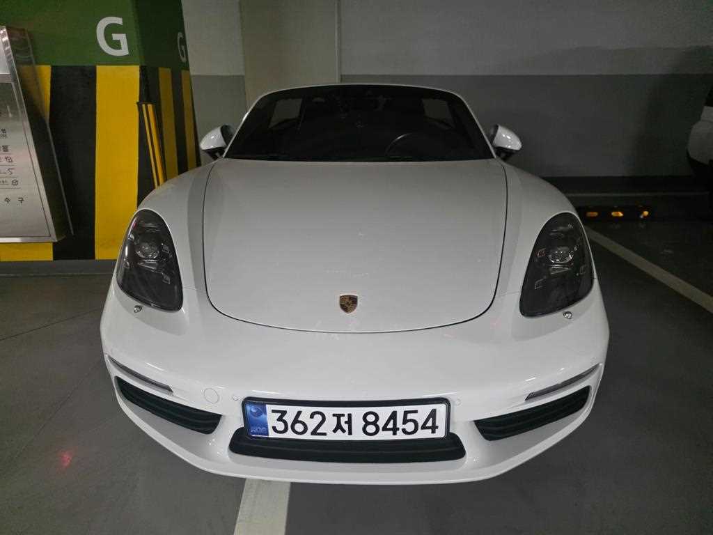 Porsche 718 2019 Blanco - Importación desde Corea - HF Imports Iquique - Foto 1