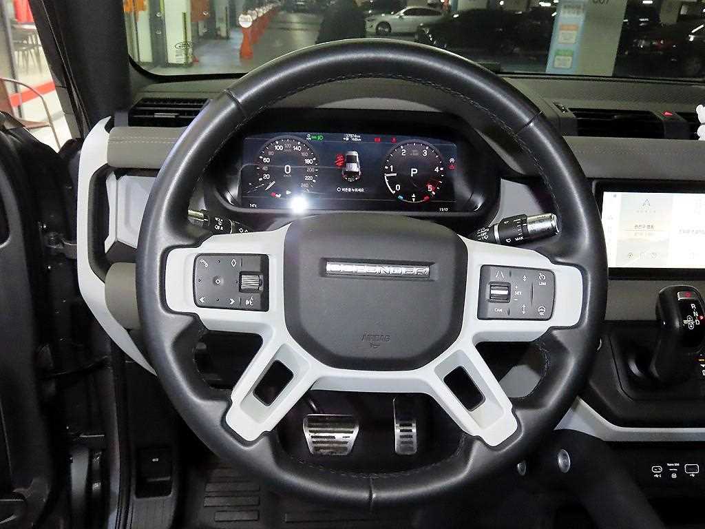 Land Rover Defender - Vista 8