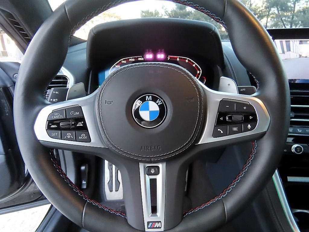 BMW 8 Series - Vista 8