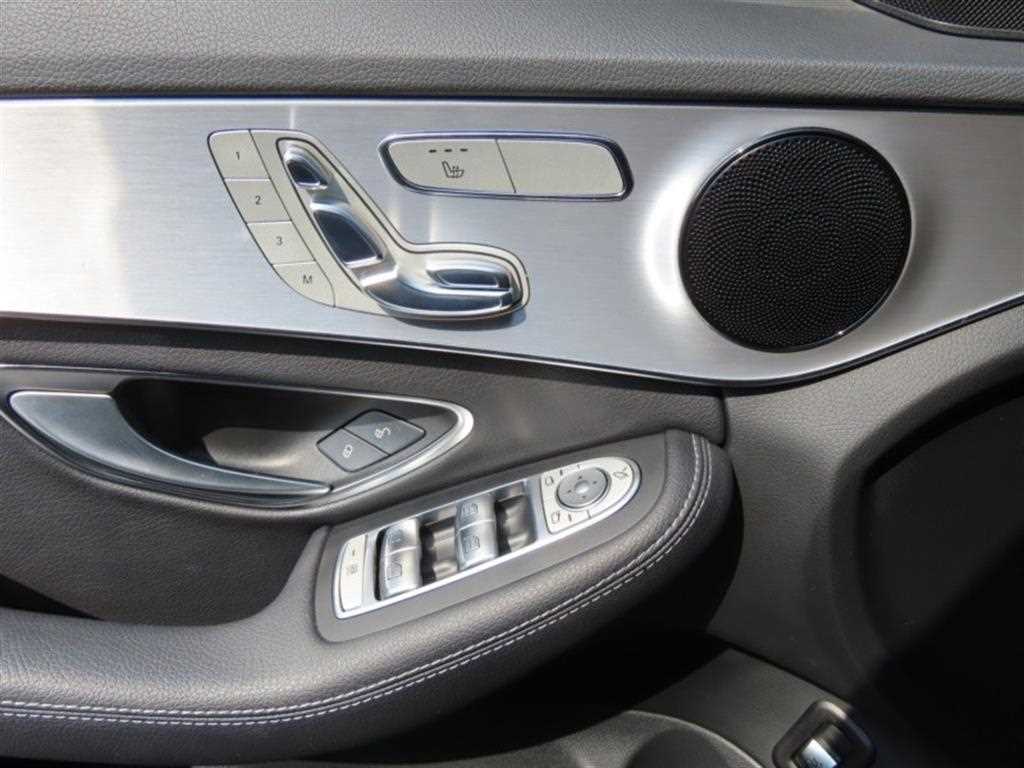 Mercedes Benz C Class - Vista 12