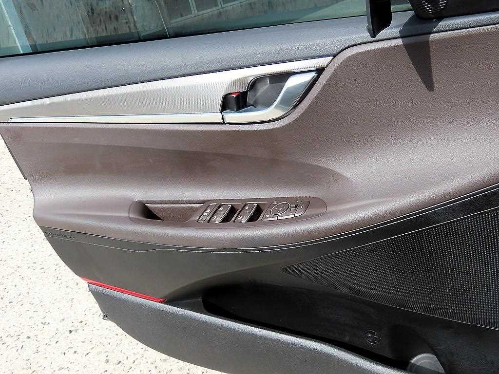 HYUNDAI Grandeur - Vista 11