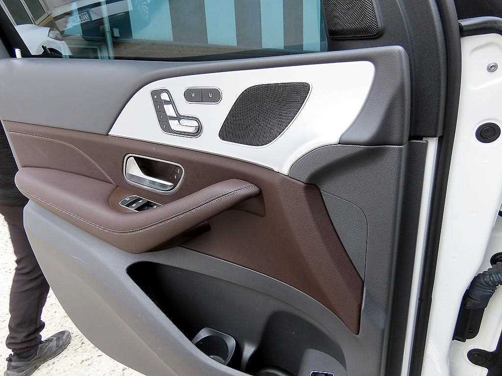 Mercedes Benz GLE Class - Vista 11