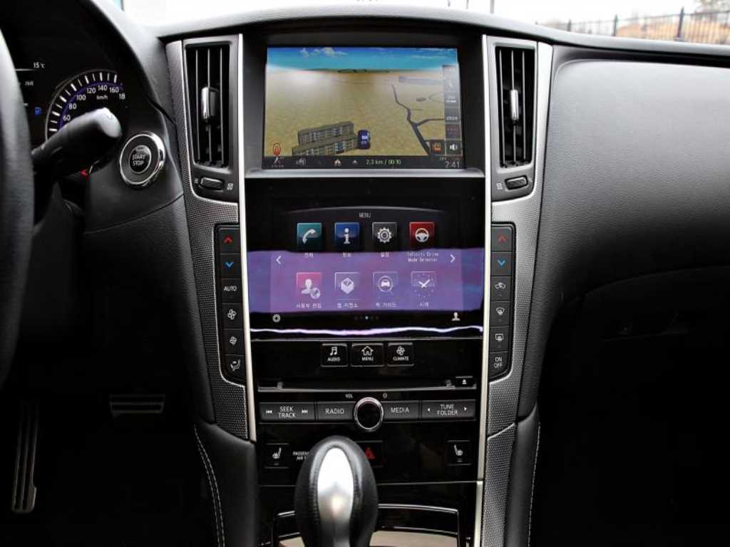 Infiniti Q - Vista 9