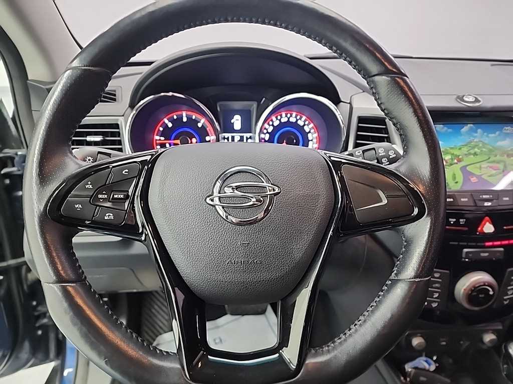 Ssangyong Tivoli - Vista 9