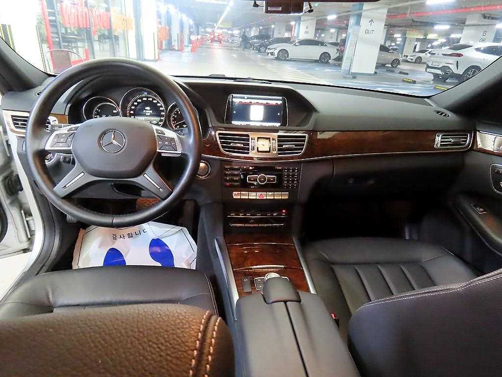 Mercedes Benz E class - Vista 10