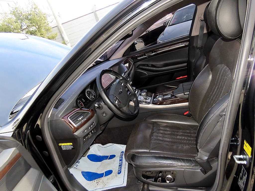 Genesis EQ900 - Vista 5