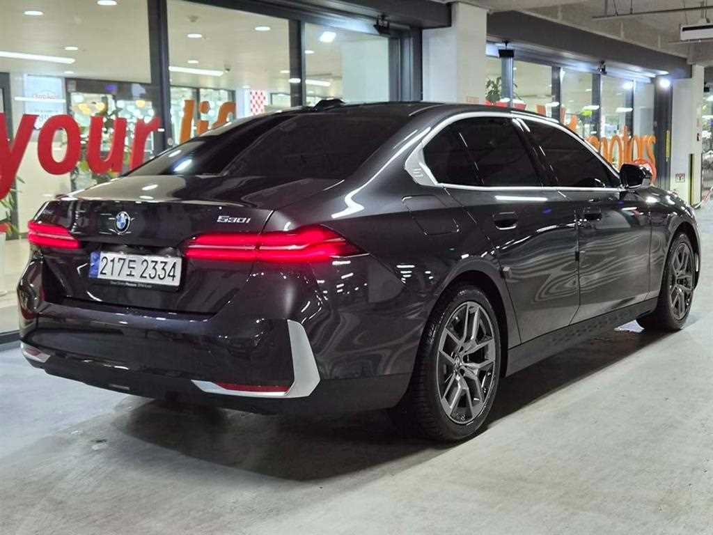 BMW 5 Series - Vista 4