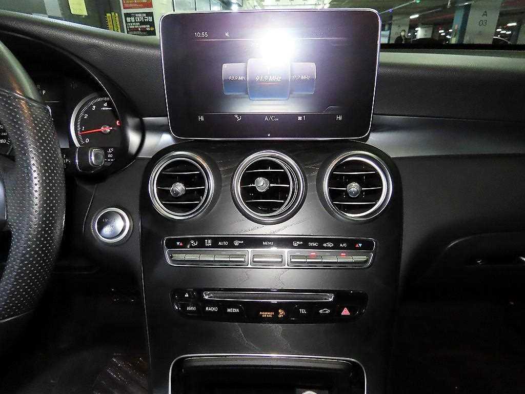 Mercedes Benz GLC Class - Vista 11