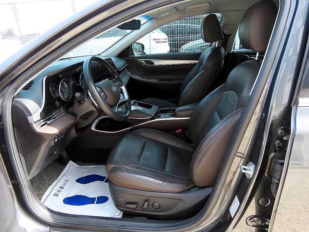 HYUNDAI Grandeur - Vista 5