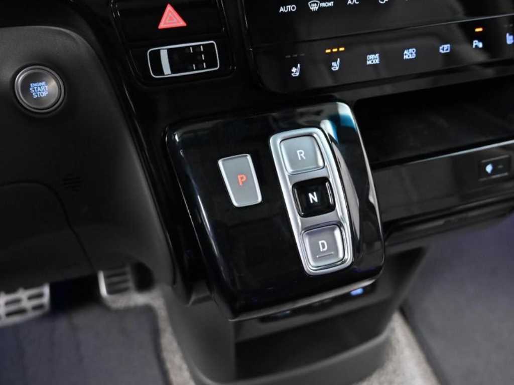 HYUNDAI Staria - Vista 9