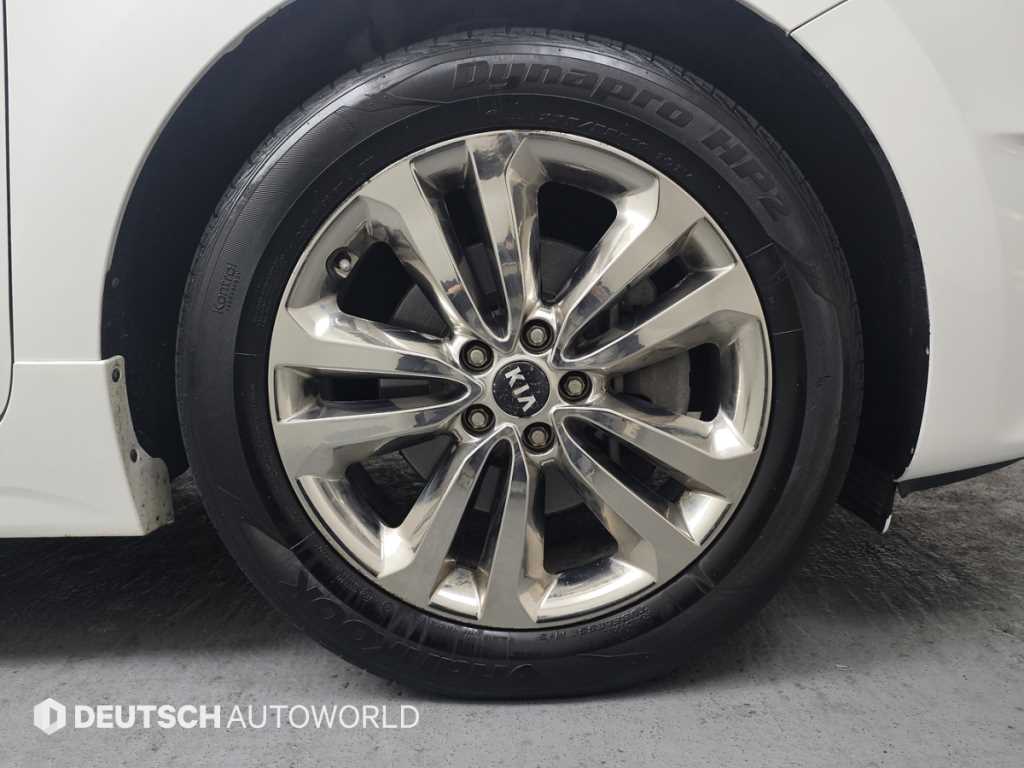 KIA Carnival - Vista 5