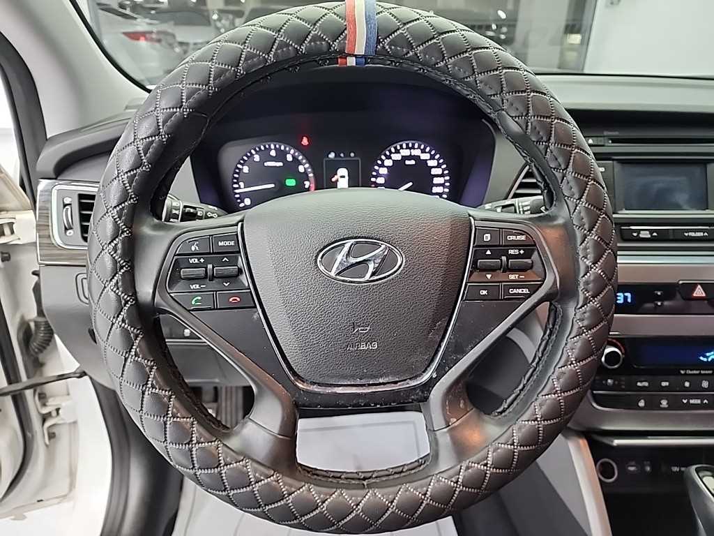 HYUNDAI Sonata - Vista 9