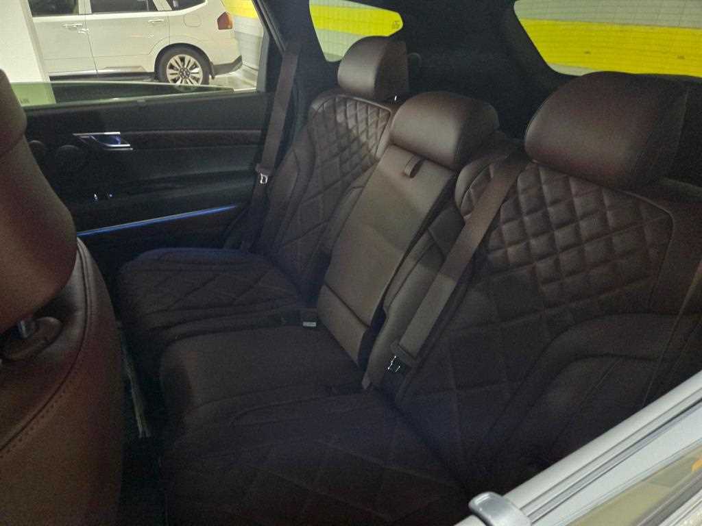 Genesis GV80 - Vista 7