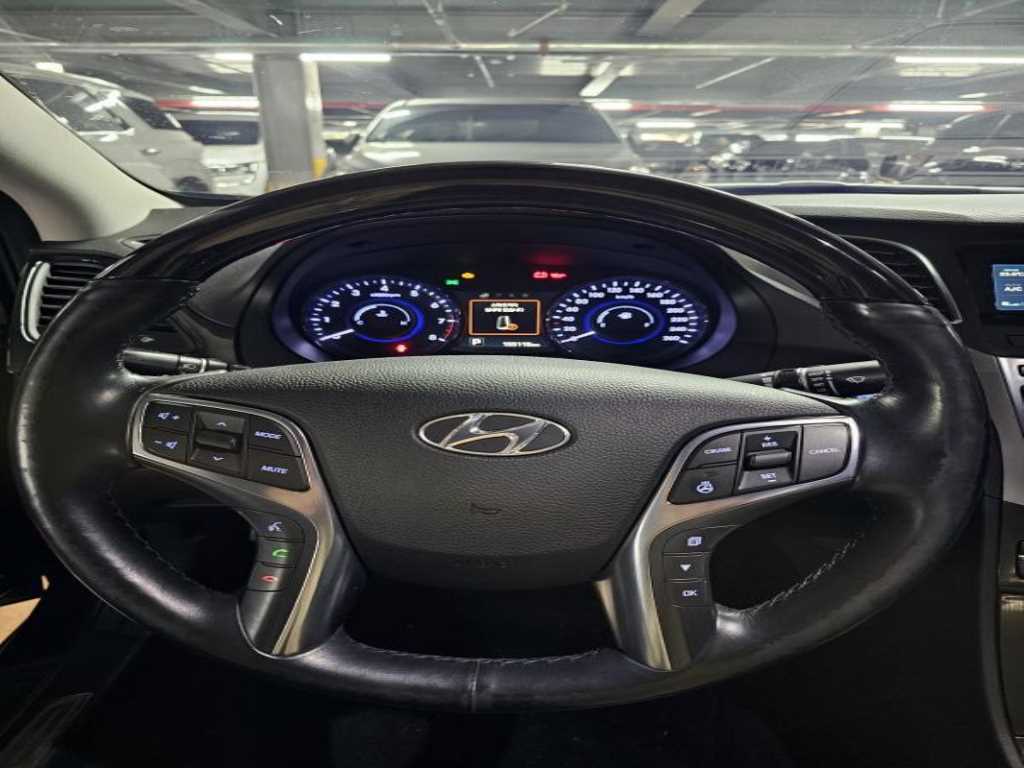 HYUNDAI Grandeur - Vista 9