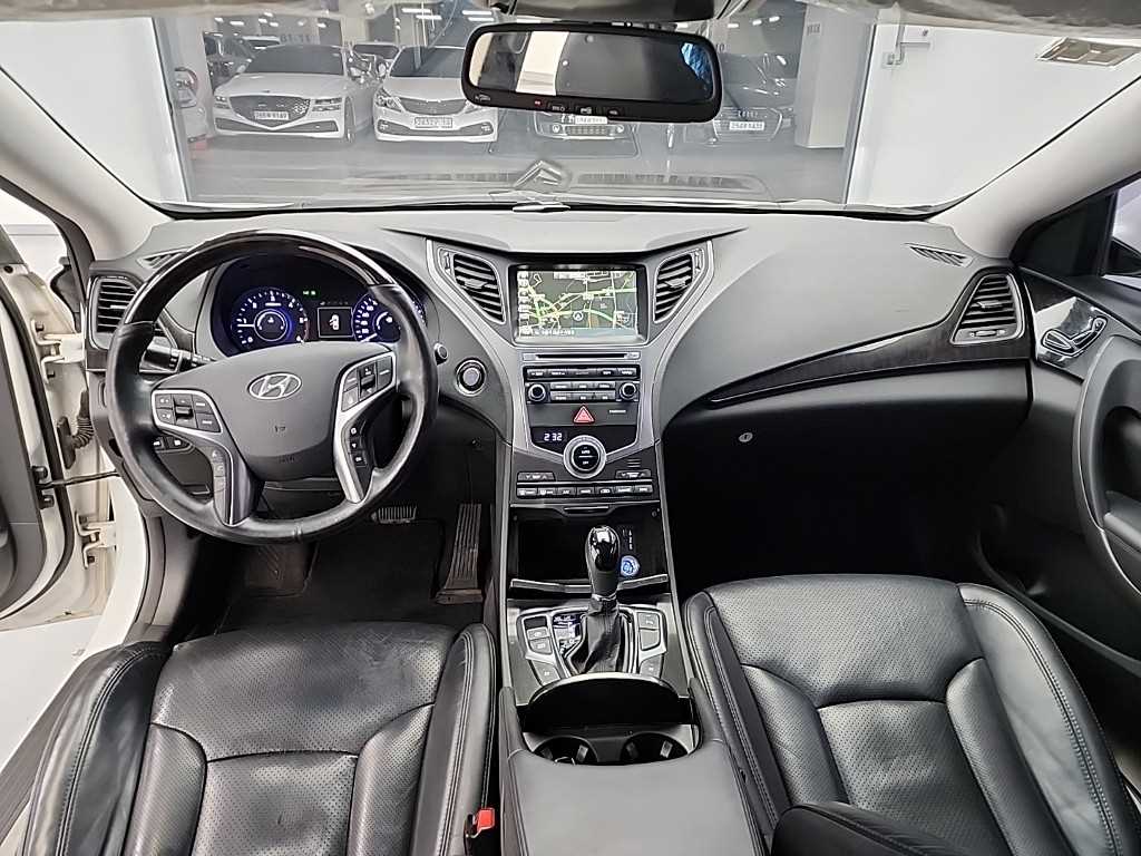 HYUNDAI Grandeur - Vista 7