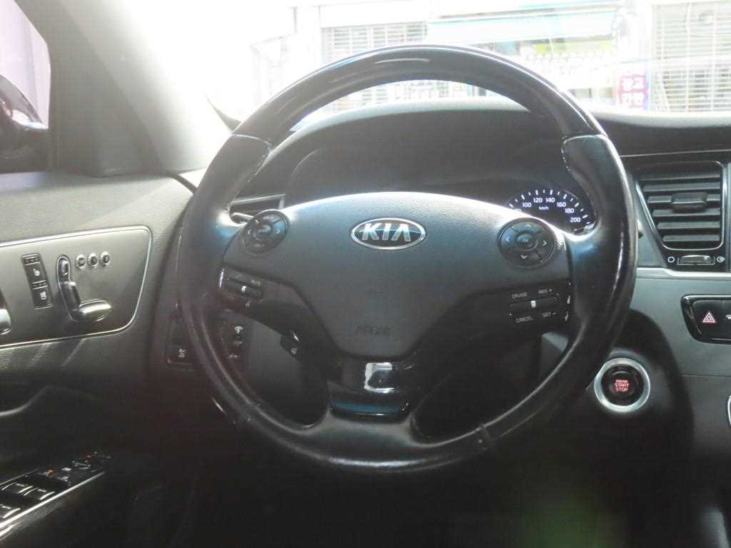 KIA K9 2014 Negro - Importación desde Corea - HF Imports Iquique - Foto 18