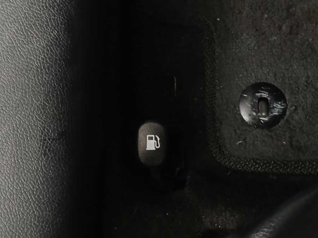 HYUNDAI Accent - Vista 11