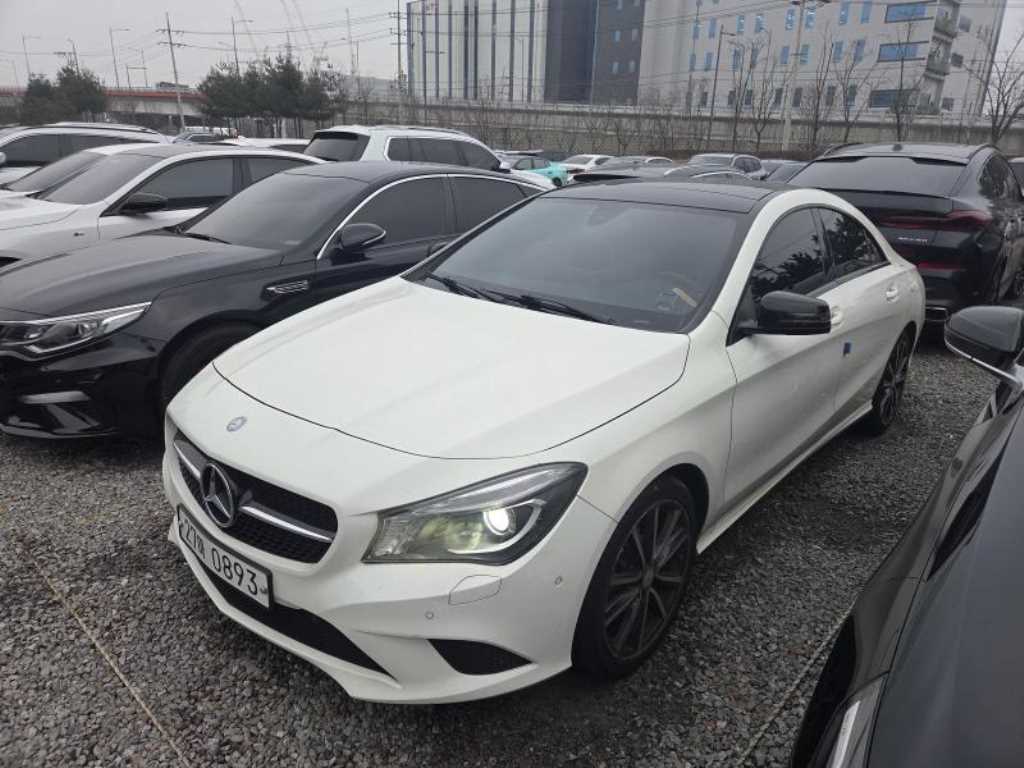 Mercedes Benz CLA Class - Vista 2