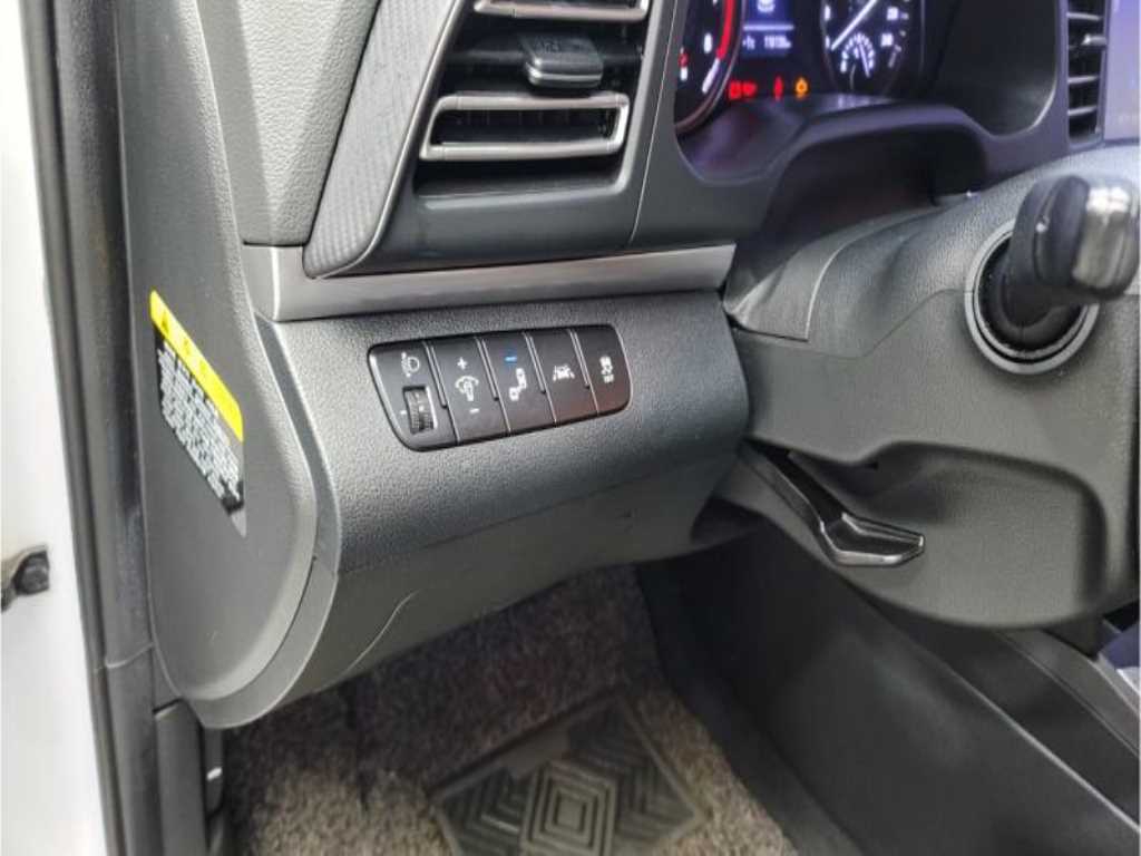 HYUNDAI Avante - Vista 8