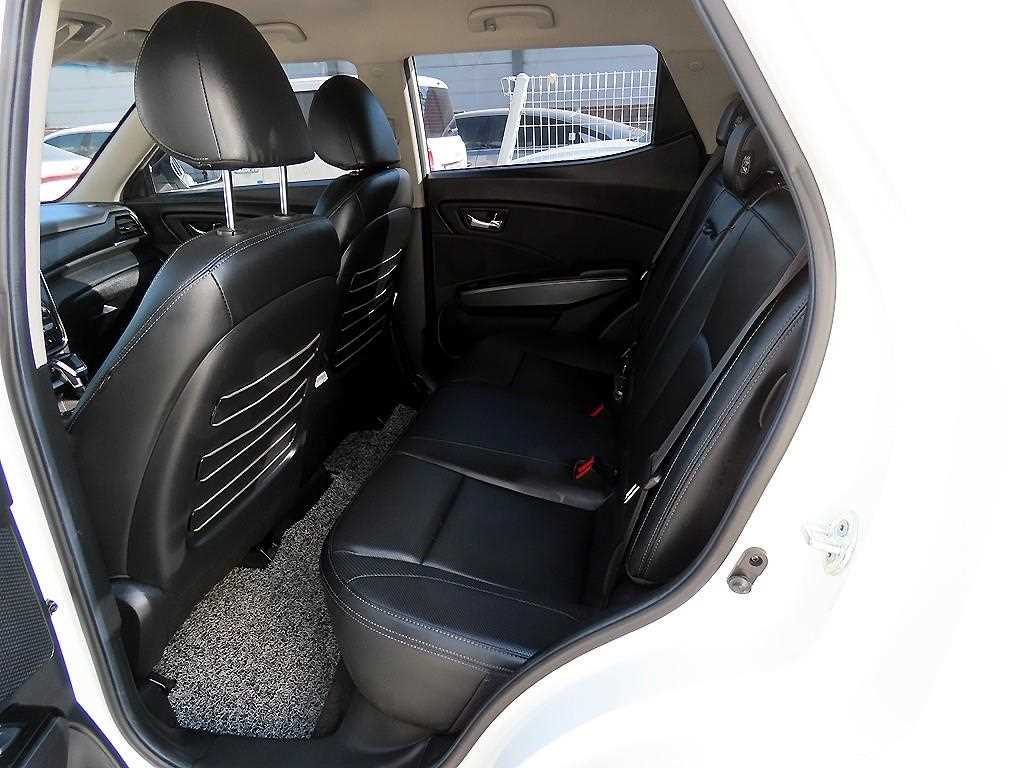 Ssangyong Tivoli - Vista 6