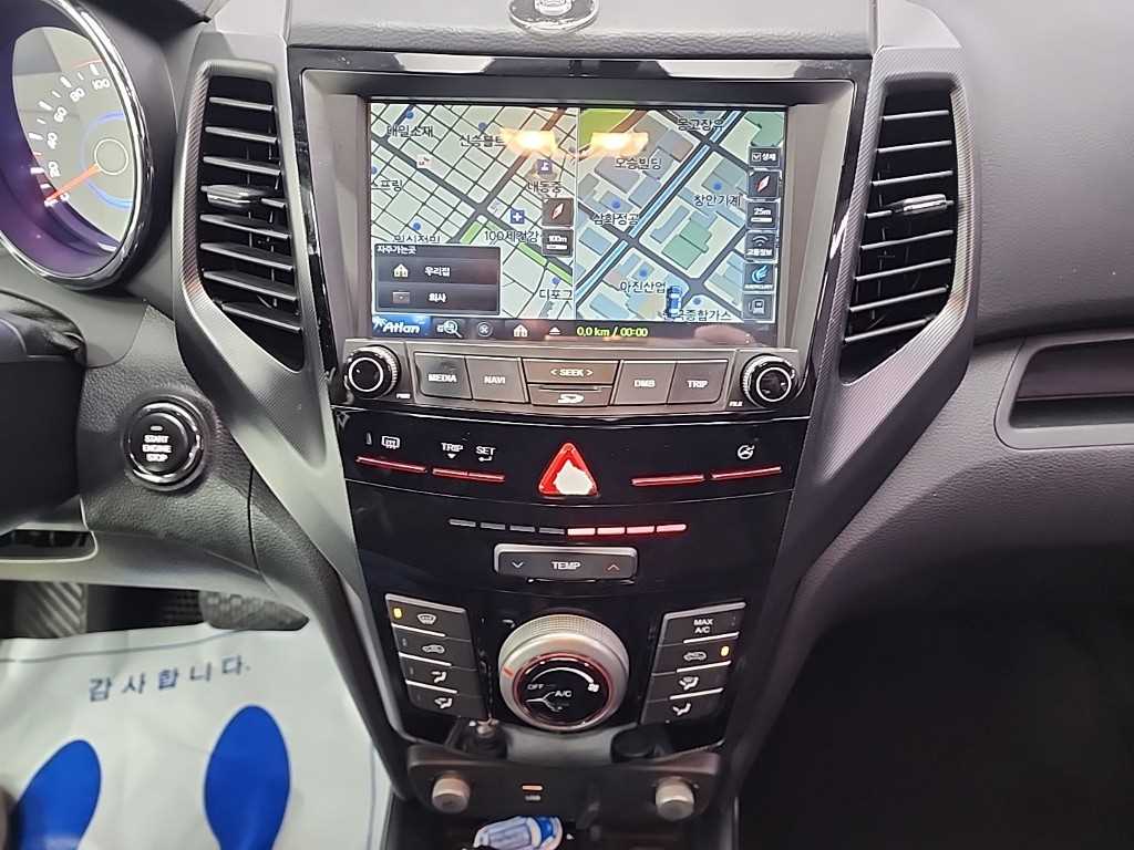 Ssangyong Tivoli - Vista 10