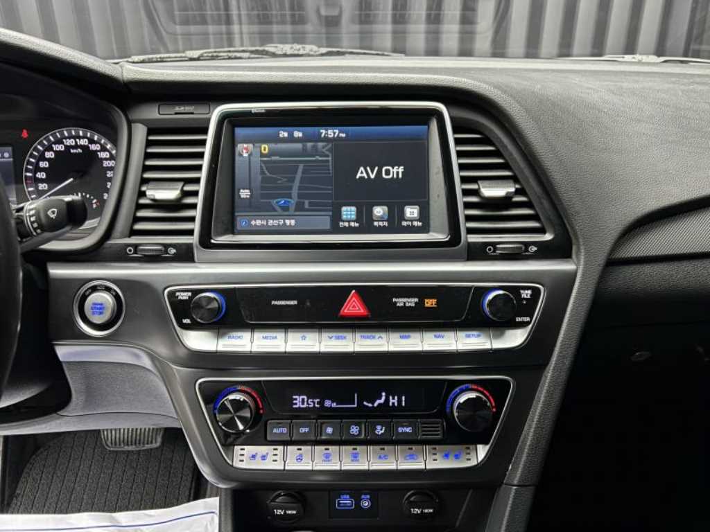 HYUNDAI Sonata - Vista 9