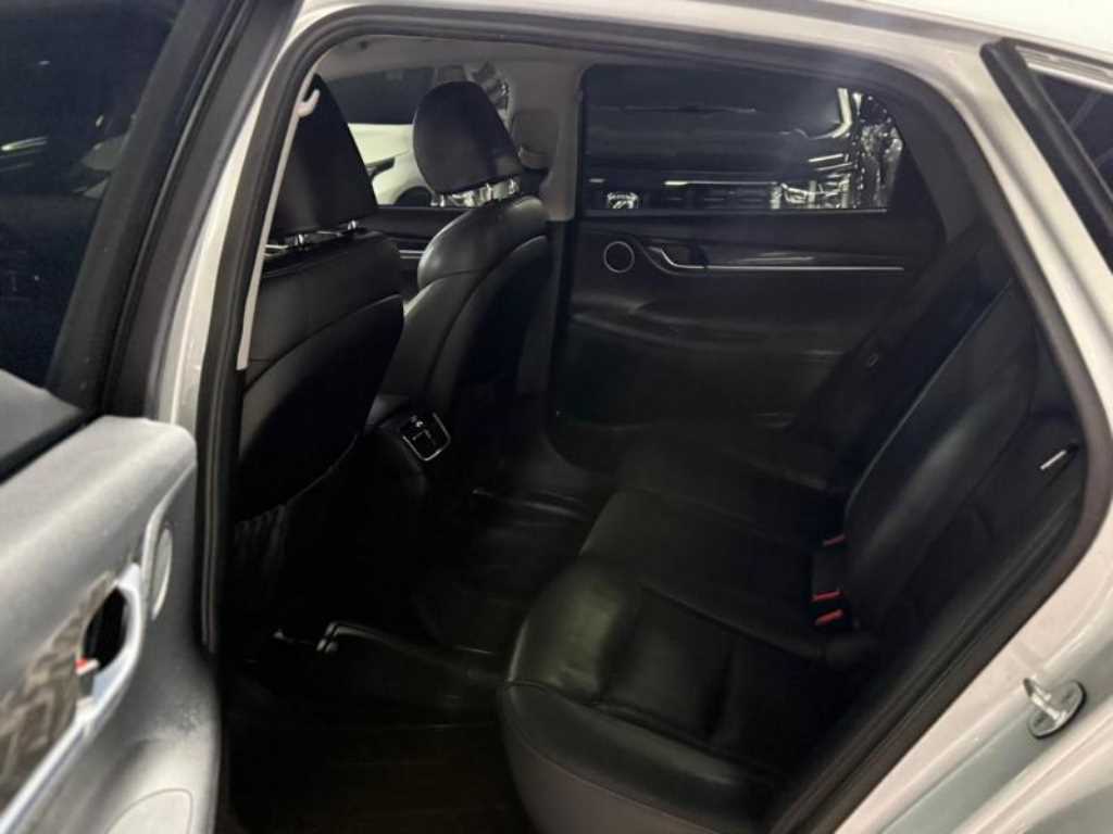 HYUNDAI Grandeur - Vista 11