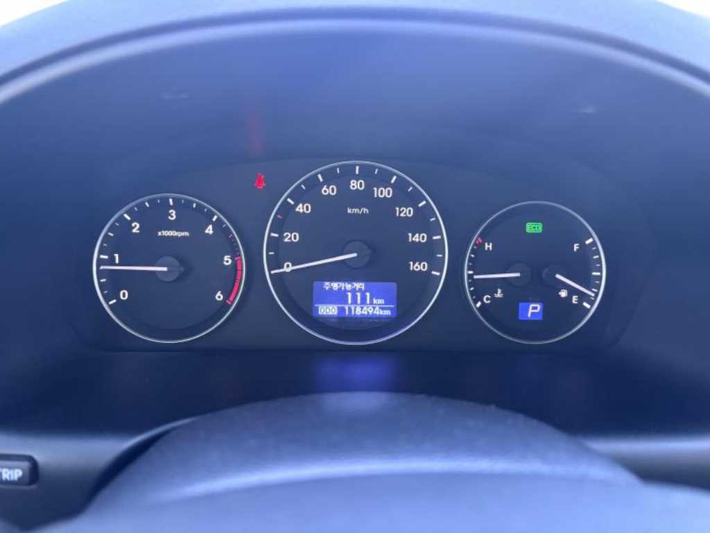 HYUNDAI Starex - Vista 3