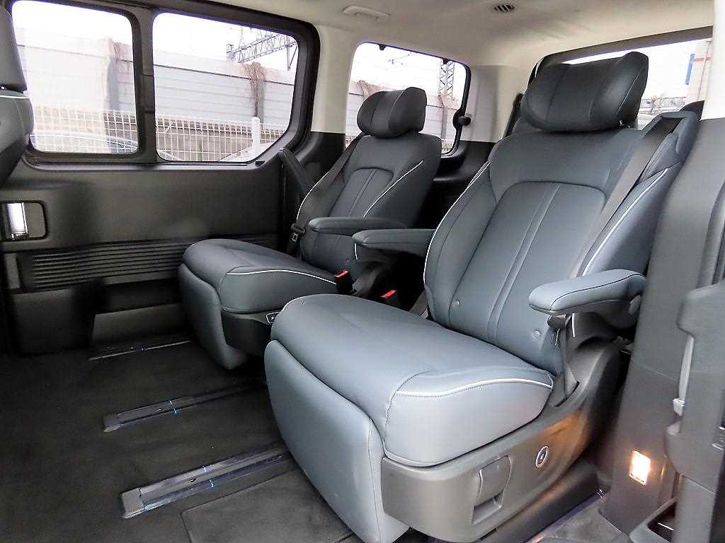 HYUNDAI Staria - Vista 6