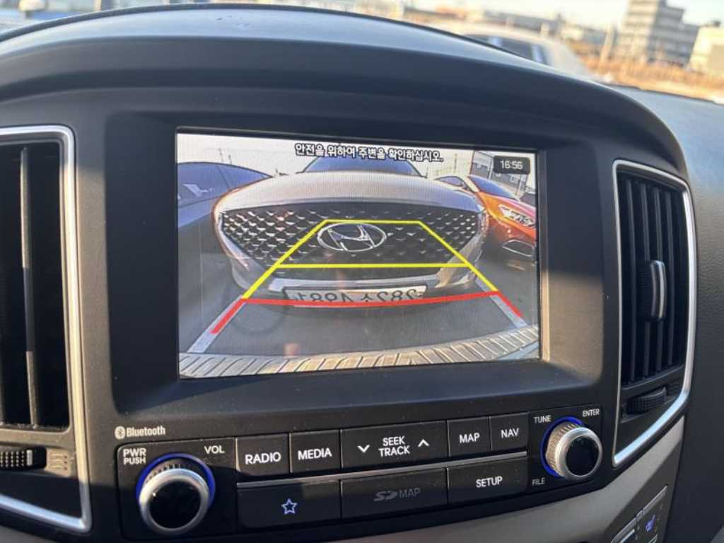 HYUNDAI Starex - Vista 10