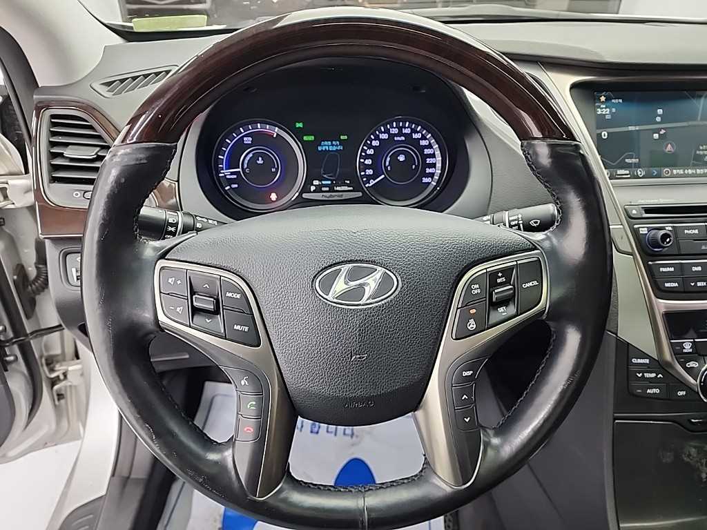 HYUNDAI Grandeur - Vista 9