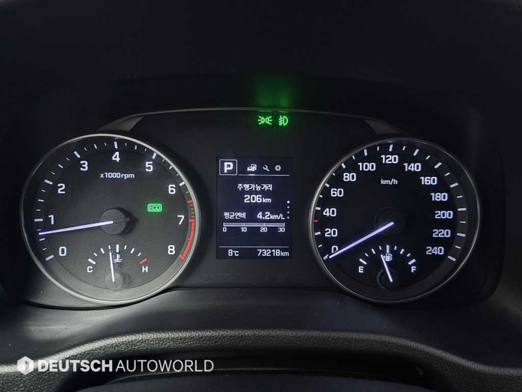 HYUNDAI Avante - Vista 6