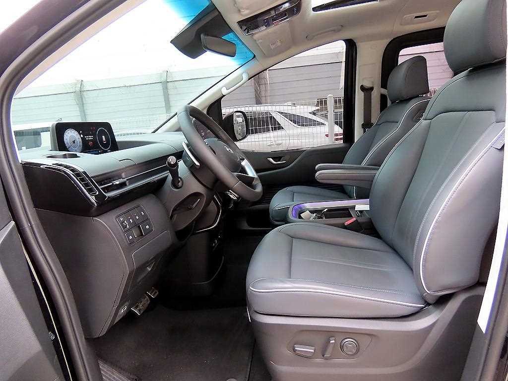 HYUNDAI Staria - Vista 5