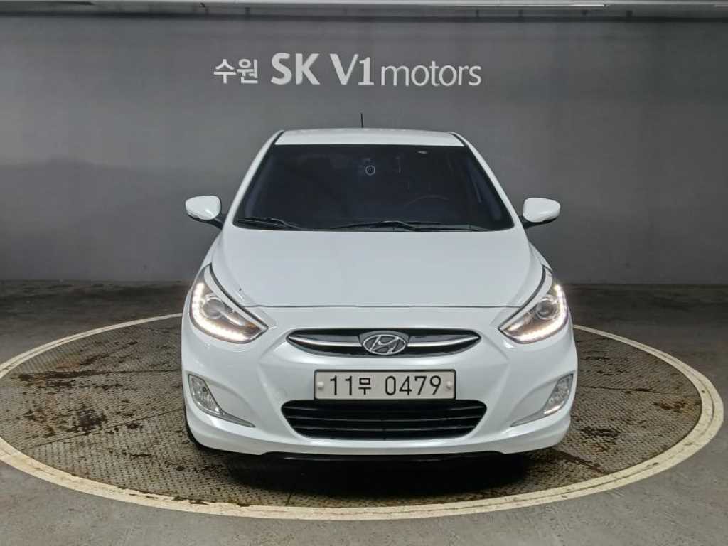 HYUNDAI Accent 2017 Blanco - Importación desde Corea - HF Imports Iquique - Foto 1