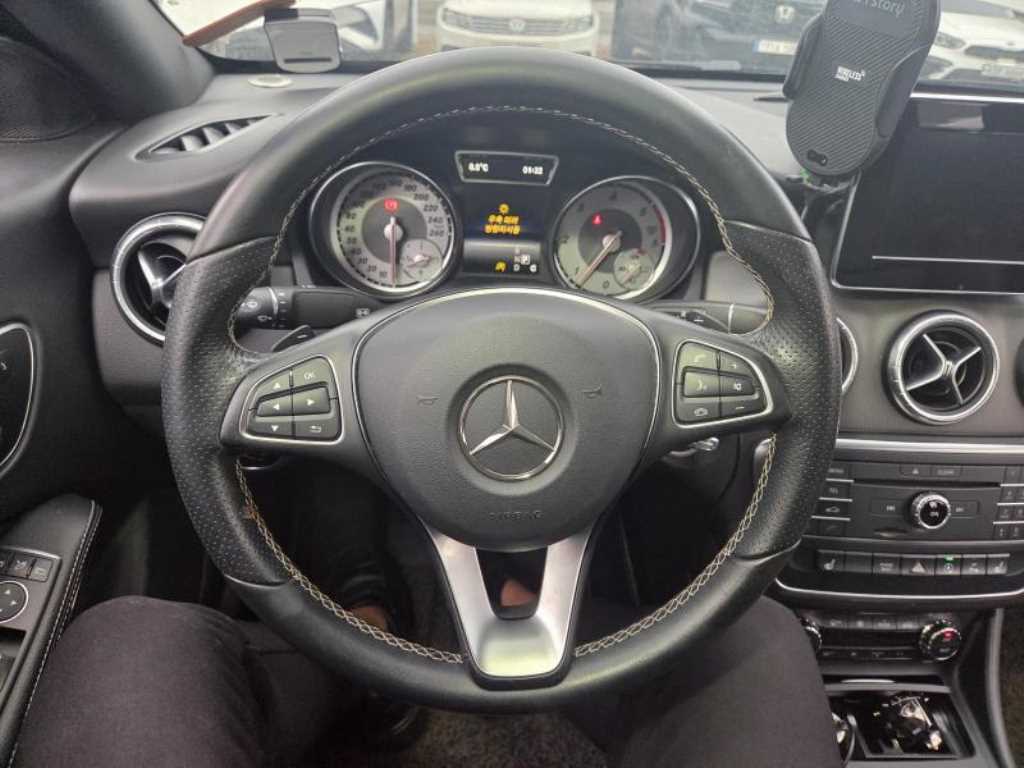 Mercedes Benz CLA Class - Vista 9
