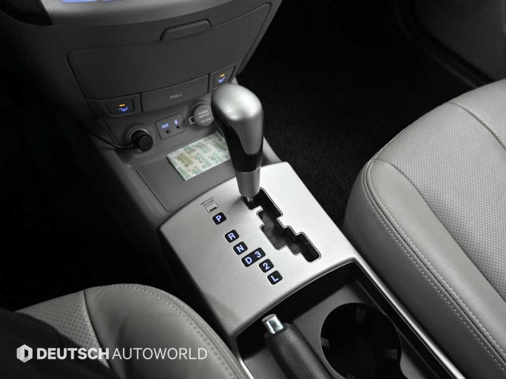 HYUNDAI Avante - Vista 9