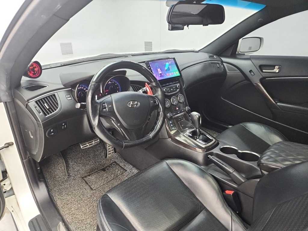 HYUNDAI Genesis - Vista 7