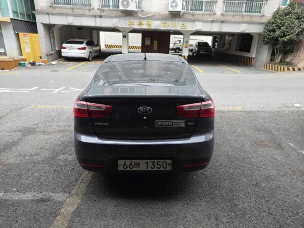KIA Pride - Vista 5