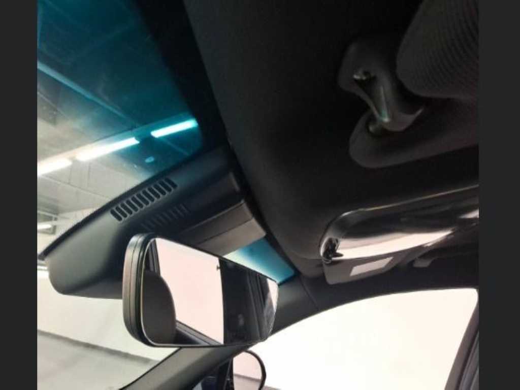 Genesis G90 - Vista 6