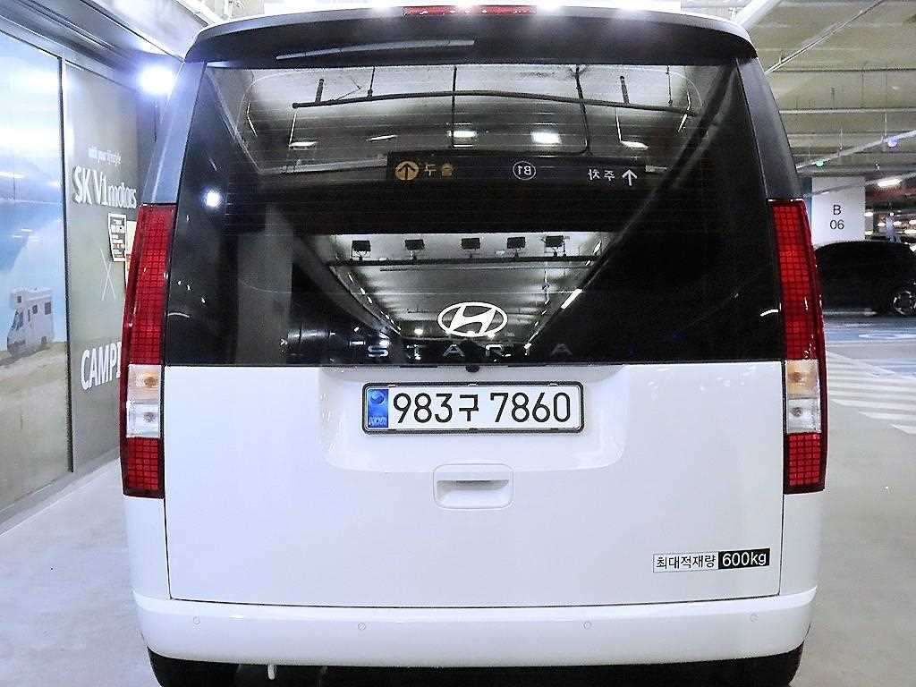 HYUNDAI Staria - Vista 5