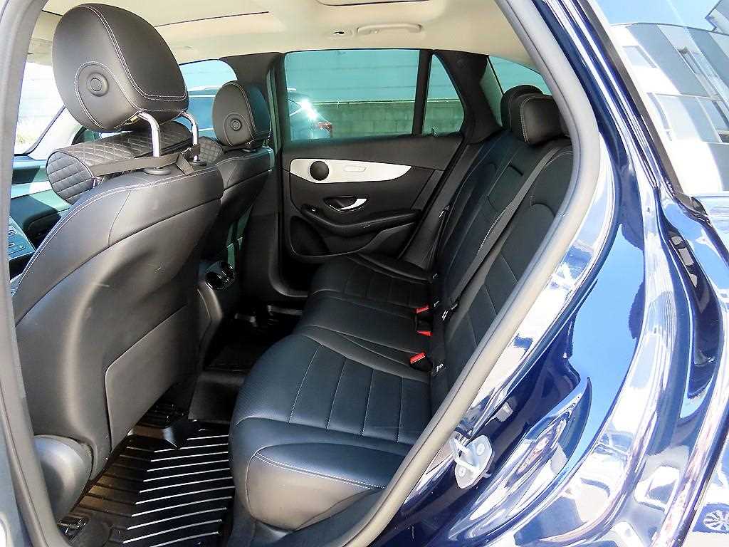 Mercedes Benz GLC Class - Vista 6