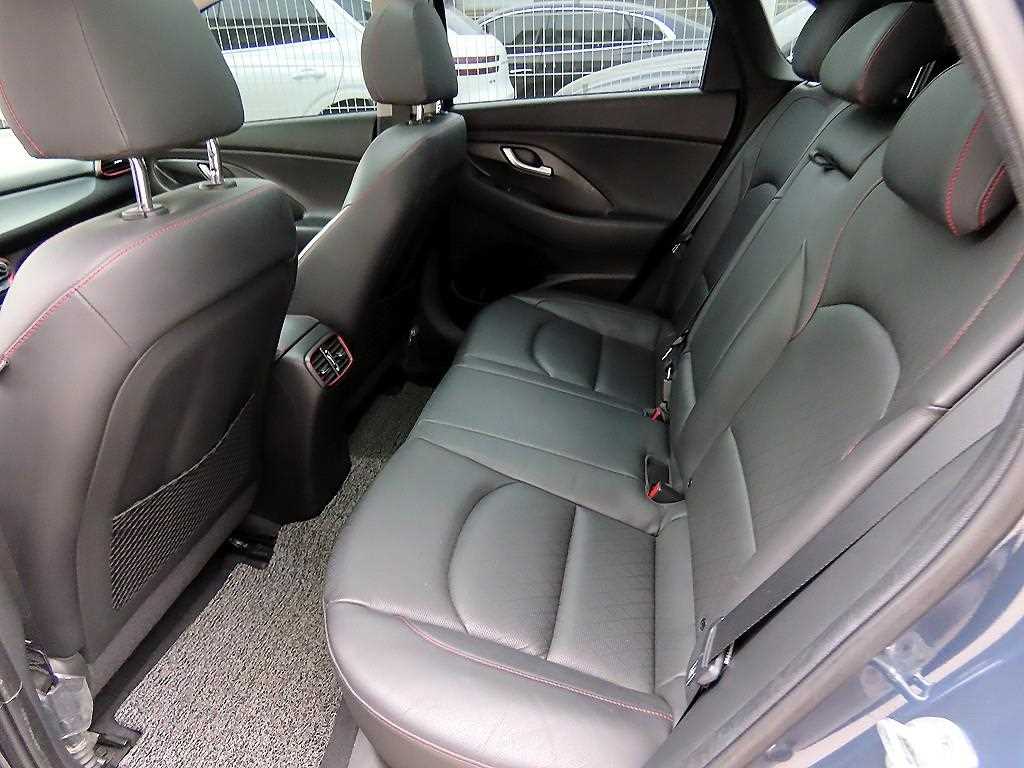 HYUNDAI i30 - Vista 6