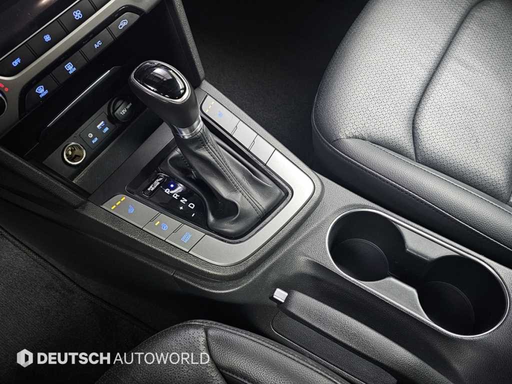 HYUNDAI Avante - Vista 7