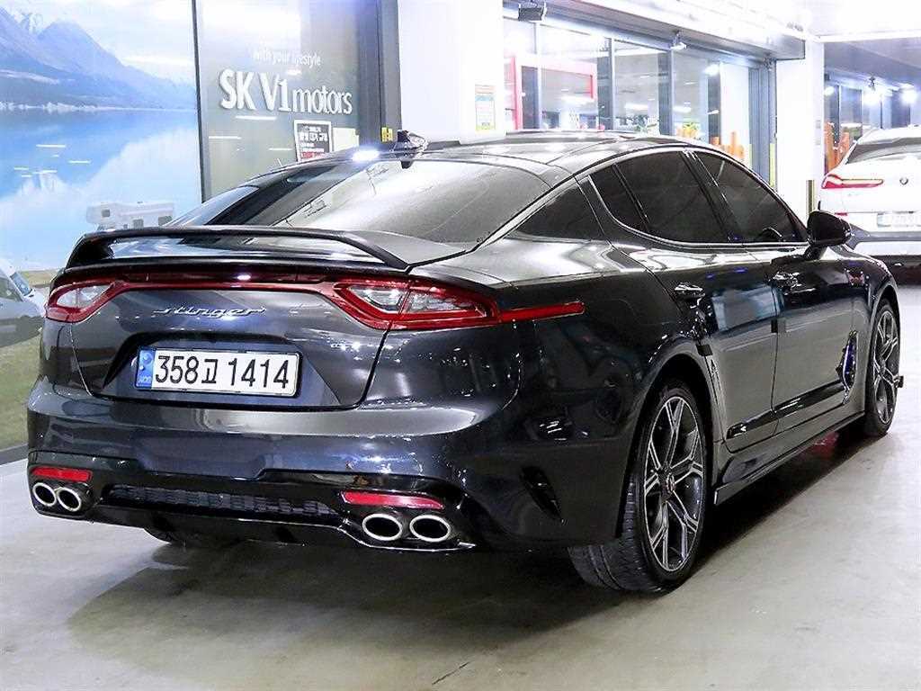KIA Stinger - Vista 4