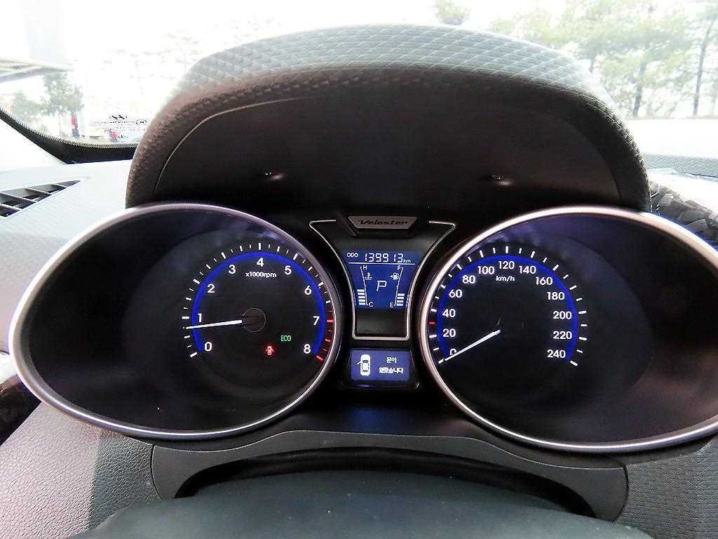 HYUNDAI Veloster - Vista 9