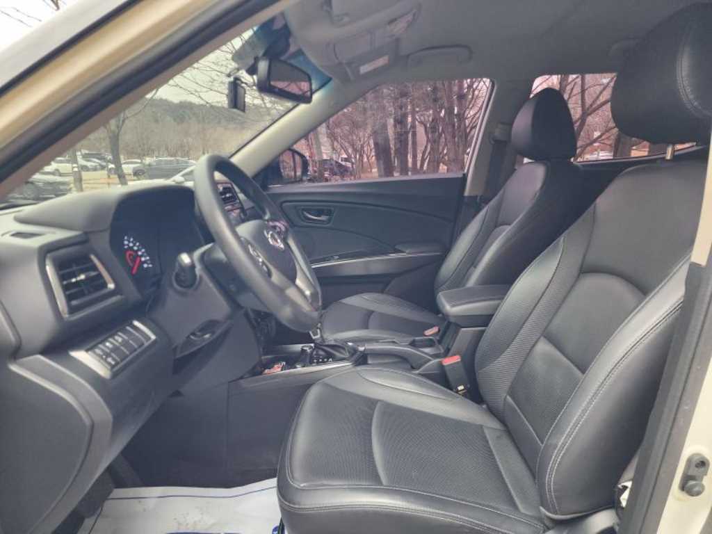 Ssangyong Tivoli - Vista 9