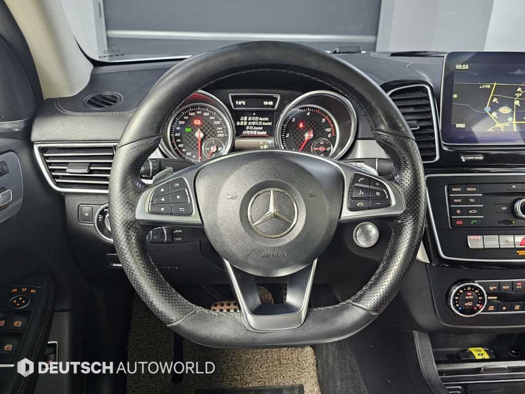 Mercedes Benz GLE Class - Vista 12