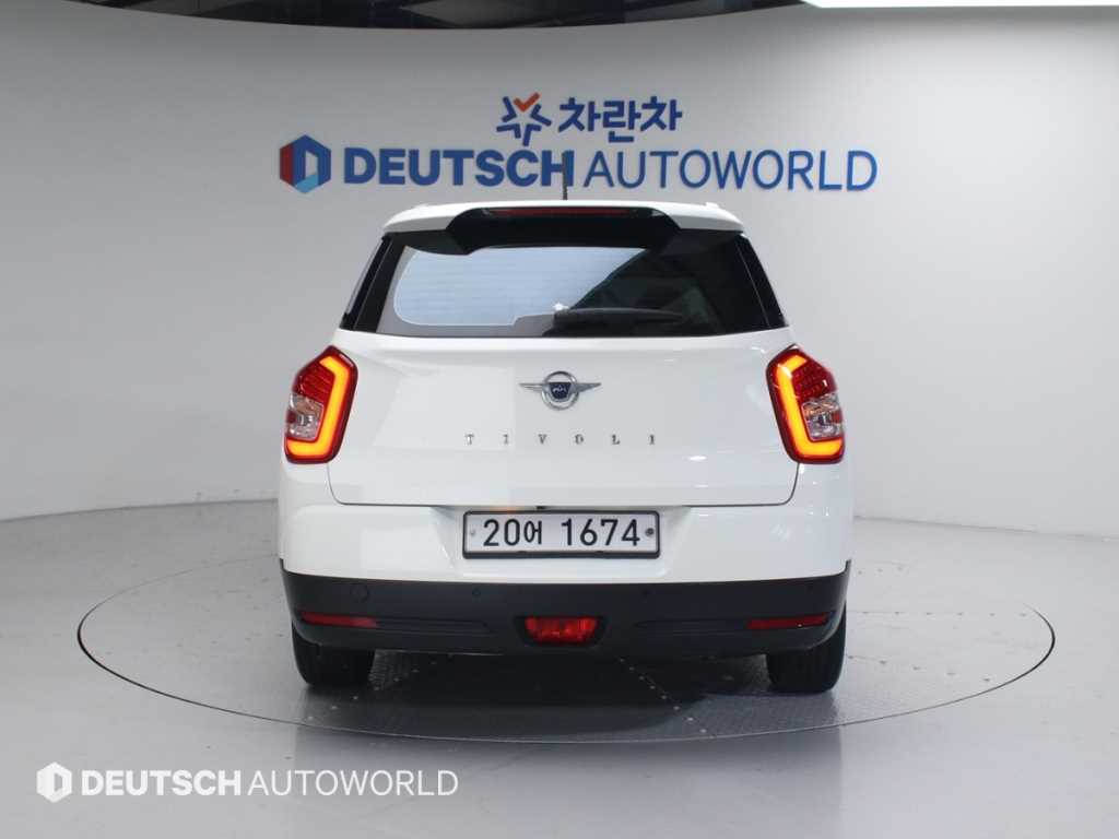 Ssangyong Tivoli - Vista 4