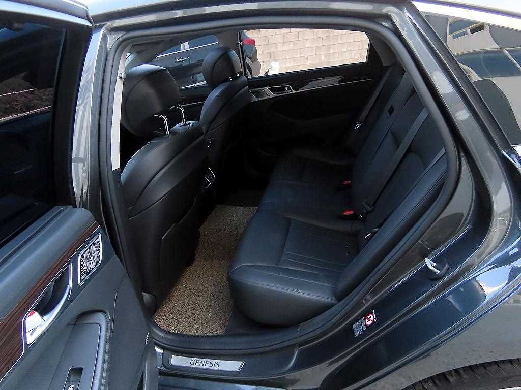 Genesis G80 - Vista 6