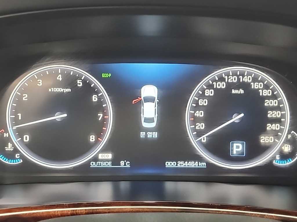 HYUNDAI Equus - Vista 6